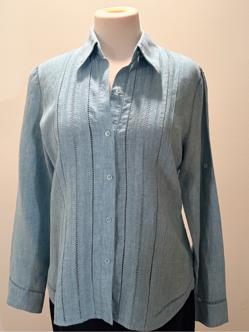 Dr. Brandt Light Blue Linen Button-Down Shirt